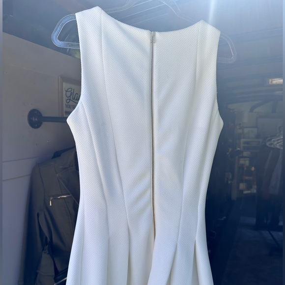 Taylor woman’s size 2 white dress - Picture 5 of 5